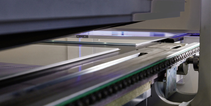  Der Laminierprozess mit der easy-Lam IFL ­besteht aus drei Stufen mit zwei Flachbett-­Heißpressen und einer Flachbett-Kaltpresse.﻿