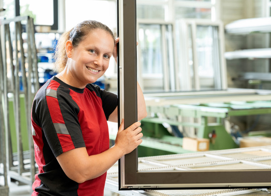 Der Fensterbau bietet hervorragende Perspektiven in einer Zukunftsbranche.