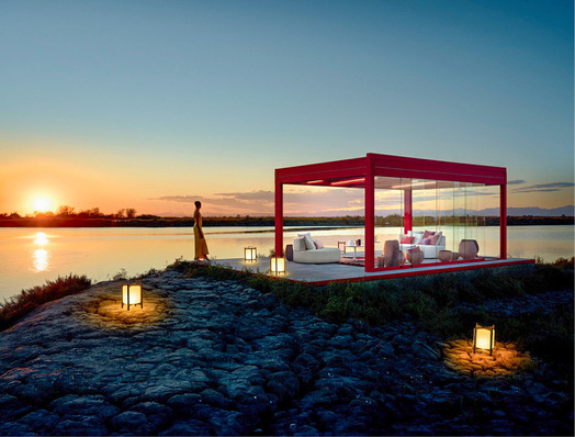 Einer der Punkt der Übernahme ist der starke Einfluss auf die Nachhaltigkeit, da Sonnenschutzsysteme für eine effizientere Klimatisierung stehen.