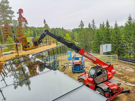 Glas-Montage mit Heavydrive 7-Achsen-Manipulator in Oslo