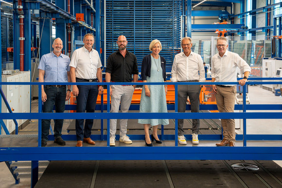 Besichtigten die neue Produktionshalle (v.l.): Fred Carstens (Wirtschaftsförderer LK Ammerland), Michael Rösner (Bürgermeister Westerstede), Michel Schüller (Semco), Karin Harms (Landrätin LK Ammerland), Hermann Schüller (Semco) sowie Bernhard Feldmann (Semco)