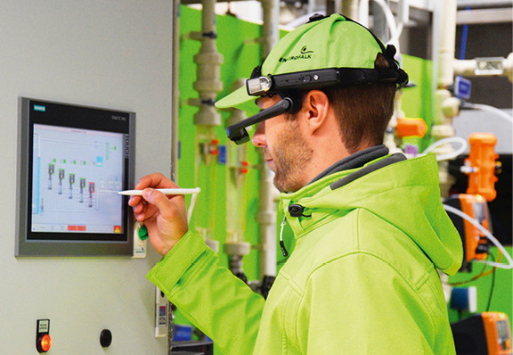 Mit IO-Link setzt EnviroFalk auf digital vernetzte Sensorik, die eine optimale Überwachung und Steuerung der Wasseraufbereitung erlaubt.