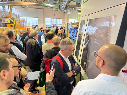 Immer wieder staunt die Fachwelt über die Fertigungszelle in der Conturex-Anlage.