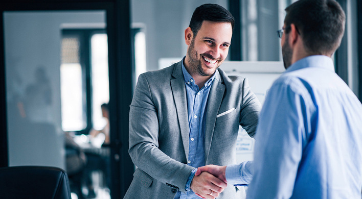 Die KI kann die meisten Routineaufgaben automatisieren, beispielsweise die Beantwortung von Kundenanfragen oder die Erstellung von Angeboten. Durch nichts zu ersetzen ist die direkte Ansprache des Endkunden durch den Hersteller oder Händler.