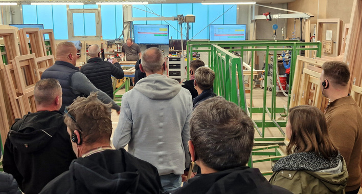 Konsequenter Fortschritt. Christian Kubasch (v.l.) erläutert die vielfältigen Vorteile seiner Klaes e-prod Lösung.