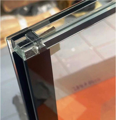 Hier ein Isotherm-Isolierglas mit Glas-Spacern