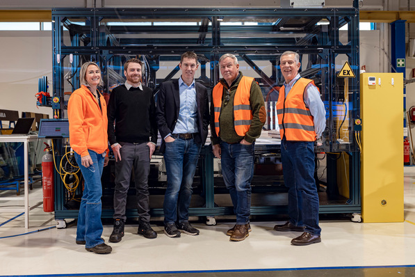 Die Teams Glaston und Miru im Glaston-Werk in Tampere