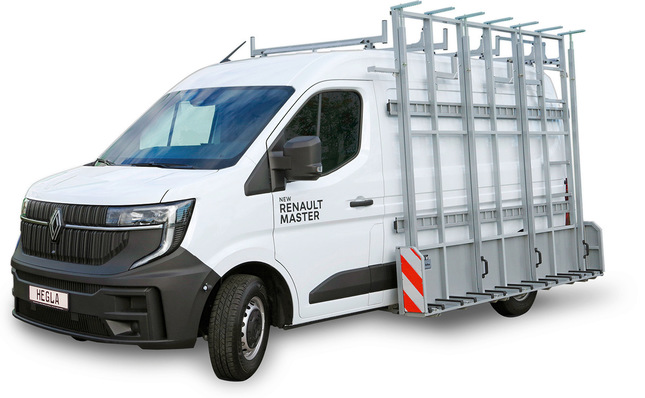 Schon in der Basisausstattung mit ­Außenreff wird ein Transporter zur ­universellen Logistiklösung.