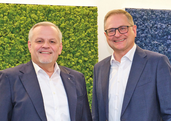 Andreas Engelhardt und Bernd Fleschenberg freuen sich auf die gemeinsame Kooperation der Unternehmen, um den Aluminium-Wertstoffkreislauf zu schließen.