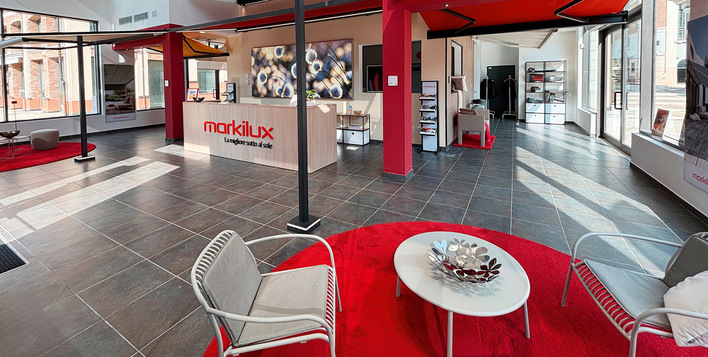 markilux hat sein Netz aus eigenen Schauräumen mit einer neuen Ausstellung im italienischen Brescia ausgebaut. Der Standort in der oberitalienischen Seenregion mit herausragender Kaufkraft bietet für das Unternehmen einen idealen Ausgangspunkt, um die Marke im Norden Italiens noch bekannter zu machen.