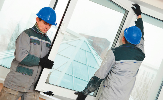 Auch Nac﻿hrüstlüftungsflügel, die sich direkt in das vorhandene Festfeld einsetzen lassen, kann Foppe + Foppe für nahezu jede Einbausituation montagefertig liefern.