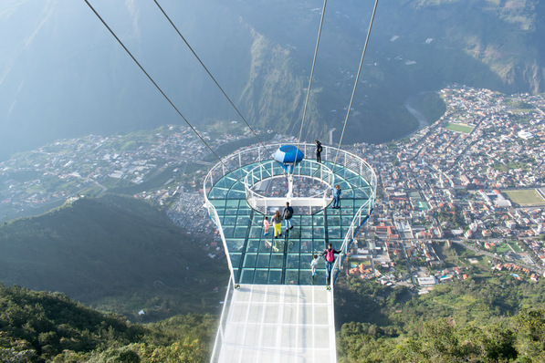 Der Pasarela Diamante Skywalk
