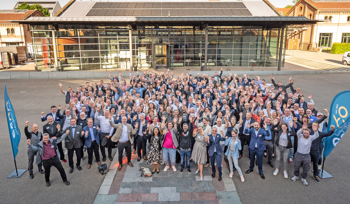 Über sechs Jahrzehnte ist esco stetig gewachsen und hat sich zu einem europaweit agierenden Systemhaus mit über 260 Mitarbeitenden und insgesamt neun Standorten in Deutschland sowie Niederlassungen in Österreich und Polen entwickelt.