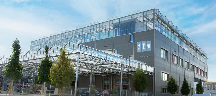 Mit Variolux realisierte die Beck AG eine transparente Aufstockung mit optimaler Wärmedämmung und integrierter Lüftungstechnik.