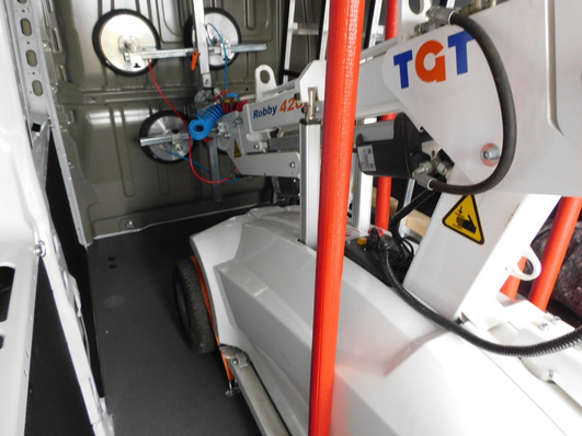 Sicher im Transporter der Glaserei Jansen mit dabei, der  Robby 420 von TGT