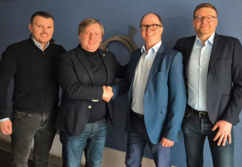 v.l.: Łukasz Chrzanowski und Tomasz Tafelski (beide von Bohamet) mit ­Alfred Cortisse und Patryk Ziurkowski (beide von A+W Software).