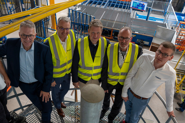 Zu Besuch im Werk Kropp (v. l.) Bernhard Feldmann, Stefan Ploog, Michael Otten und Dr. Wolfgang Buschmann mit Dennis Bredahl.