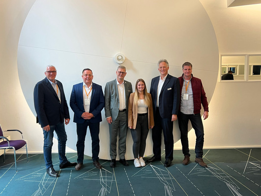 Gut gelaunt zeigte sich neue neue BVRS Präsident Matthias Klenner inmitten der Teilnehmer der Pressekonferenz.