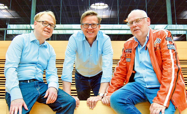 Das Redaktionsteam v. l.: Matthias Rehberger (­Ressortleiter Glas), Daniel Mund (Chefredakteur und Ressortleiter Fenster und Fassade) und Olaf ­Vögele (Ressortleiter Sonnenschutz)