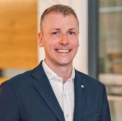 Manuel Biechl, CSO (Chief Sales Officer), ist global für alle Vertriebs- und Marketingthemen, die Kundenlogistik, das Produktportfolio & Services sowie die Produktentwicklung zuständig.