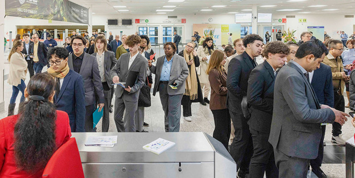 Im Rahmen des DecoTeam-Eventprogramms liefern Kurz-Workshops mit MHZ und Somfy wertvolle Einblicke.