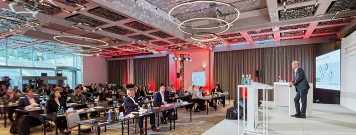 Roto zieht auf dem 20. Fachpressemeeting in Warschau eine positive Bilanz.