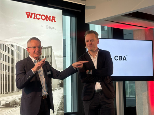 Christian Mettlach (i.) von Wicona führte durch die Veranstaltung