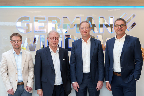 Die neue Führungsriege beim Fenster- und Türenhersteller German Windows (v. l. n. r.): David Frechen und Manfred Frechen als Gesellschafter der German Windows Holding GmbH – zusammen mit den beiden Geschäftsführern Helmut Paß und Dr. Ulrich Brahms. Letzterer soll künftig die Transformationsprozesse im Familienunternehmen voranbringen.