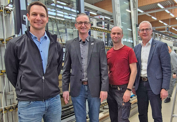 V.l.n.r.: Matthias Gröninger (Gröninger Antriebstechnik), Thomas Reinhard (Kneer), Witali Nickel (Kneer) und Franz Kick (Roto)