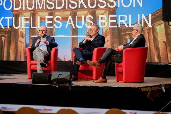 Aktuelles aus Berlin präsentierten (von links) Thomas Drinkuth, Frank Lange und ­Anton Gugelfuß.