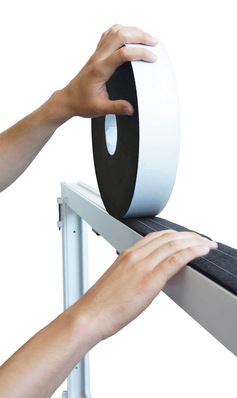 Iso-Bloco Hybratec: ausgestattet mit der HYFI-Technologie. Diese Hybridtechnologie vereint die Vorteile moderner Multifunktionsbänder und klassischer Folienabdichtung.
