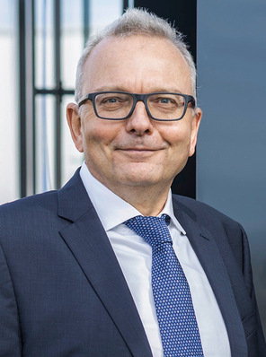 „Unsere internationale Aufstellung, die starke Positionierung im Sanierungs­bereich sowie die konsequente Weiter­entwicklung unserer digitalen Geschäfts­modelle schaffen wichtige Wachstumsimpulse für die Zukunft.“