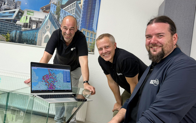Neue Partner - Gestellpool Europe und BOX ID (v.l.): Ralf Kolb, Senior Sales Manager BOX ID, Matthias Piekarczyk, CSO BOX ID; Patrick Müller, Projektmanager Gestellpool.