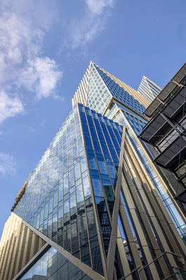 Das Ensemble 2 Finsbury Avenue in der City of London setzt mit zwei Türmen von 156 und 101 m Höhe einen markanten Akzent in der Skyline.