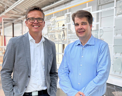 GW-Chefredakteur Daniel Mund wird beim Museumsbesuch von VKR-Chef Mads Kann-Rasmussen begleitet.