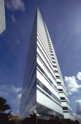 Mit der Structural Silicone Glazing Technologie von Dow Corning lassen sich heute Fassaden erstellen, die extremsten Klimabelastungen standhalten sowie hohen Sicherheitsanforderungen (u.a. Explosionsschutz) gerecht werden.