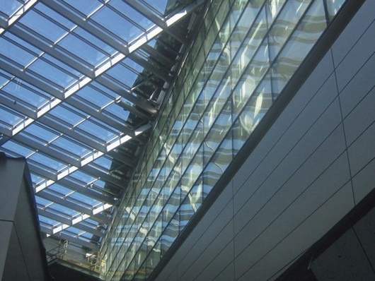 Bei der gläsernen Dachfläche der BMW Welt sowie für die Lounge kamen spezielle Brandschutzverglasungen von Schott zum Einsatz.