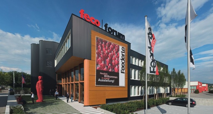 Die einladende Fassade des feco-Forums im Karlsruher Gewerbegebiet Hagsfeld.