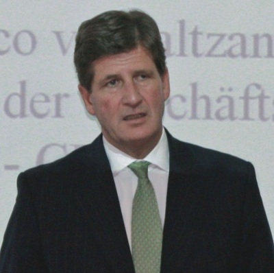 Marco Freiherr von Maltzan (53) ist im März zum Vorsitzenden der Geschäftsführung der profine Gruppe ernannt worden. Zuletzt war von Maltzan Vorsitzender des Vorstands der Beru AG. Vor dieser Zeit war er in einer Vielzahl leitender Funktionen im BMW Konzern tätig, darunter zuletzt Vorsitzender des Geschäftsbereichs BMW Motorrad. Marco von Maltzan ist diplomierter Maschinenbau-Ingenieur und verfügt über einen MBA von Insead, Fontainebleau.