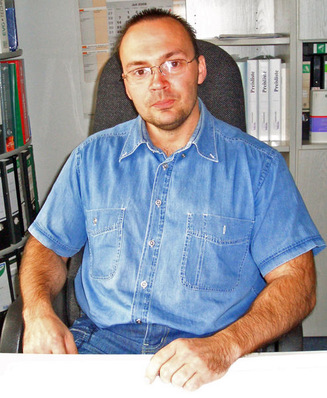 Jens Schinkoreit hat bei der jüngsten GLASWELT-Verlosung den Hauptgewinn, einen Akku-Drehschrauber von Bosch, Model GDR 10,8 V-LI Professional, gezogen.