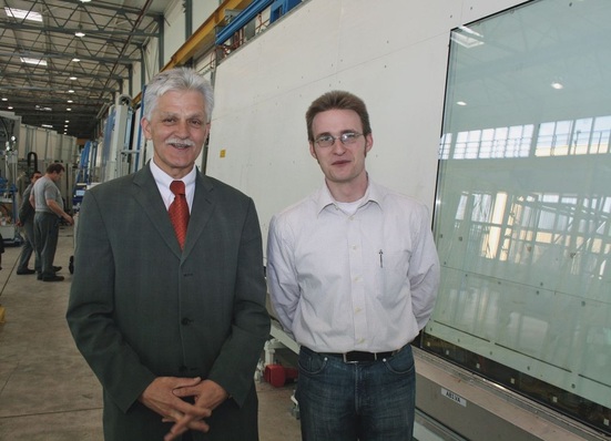 Wollen Standards in der ISO-Fertigung setzenHans-Peter Damke und Werksleiter Robert Renat