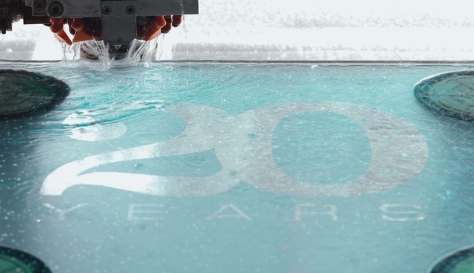 Intermac ist einer der weltweit führenden Maschinenproduzenten für die Glasveredlung. Seit 20 Jahren fertigt der italienische Hersteller Maschinen- und Anlagentechnik für Glasverarbeiter.