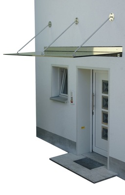 Für ein ansprechendes Gebäudeentree Vordächer aus Glas sind attraktiv, bedürfen aber einer durchdachten Planung und sehr sorgfältigen Montage.