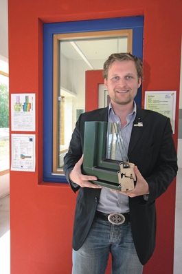 Mathias HäußlerDer Junior-Chef ist gleichzeitig Leiter der Abteilung für hochdämmende Fenster.