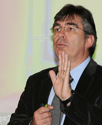 Akademieleiter Prof. Layer