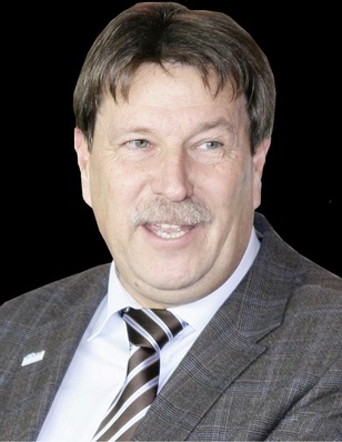 Ulrich Tschorn (57) ist der Geschäftsführer des Verbands Fenster und Fassade und der RAL Gütegemeinschaft Fenster und Haustüren in Frankfurt. Vor seiner Verbandsarbeit war der Tischler und Kaufmann Geschäftsführer der Mahrenholzgruppe.