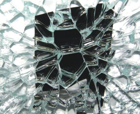 Bruchbild eine Einscheibensicherheitsglases