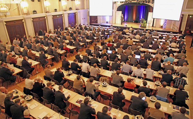 Der diesjährige Fenster-Türen-Treff der Holzforschung Austria fand im Kurort Baden (bei Wien) statt.