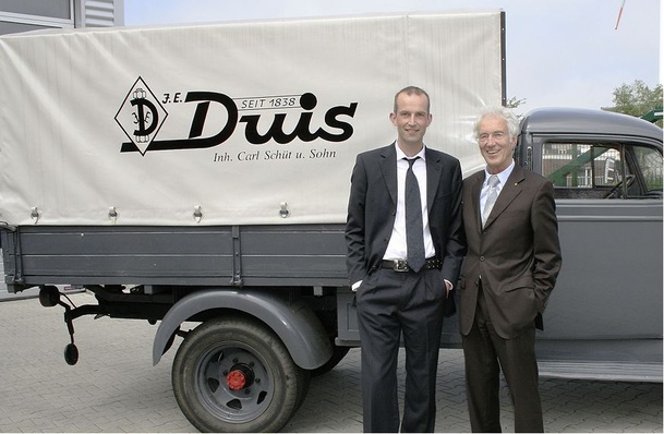 Firmenleiter Fritz Werner Schüt und sein Sohn Paco (34), der seit Jahresbeginn auch Geschäftsführer ist.