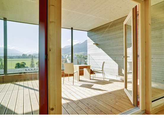 
Einfache Fensteraufträge können auch ungeübte Schreiner abwickeln; wenn es kompliziert wird, muss man sich auf seinen Partner verlassen können.
